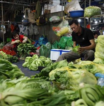 Hoạt động tiêu dùng đã trở lại bình thường, sức mua chủ yếu vào đồ tươi sống