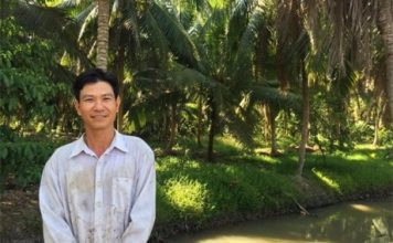 Thạc sĩ bỏ việc nhà nước về làm giàu kiểu con tôm “đòi ôm” cây dừa