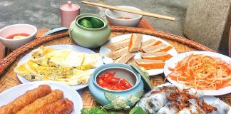 Món cuốn mỡ hành ở Thanh Trì