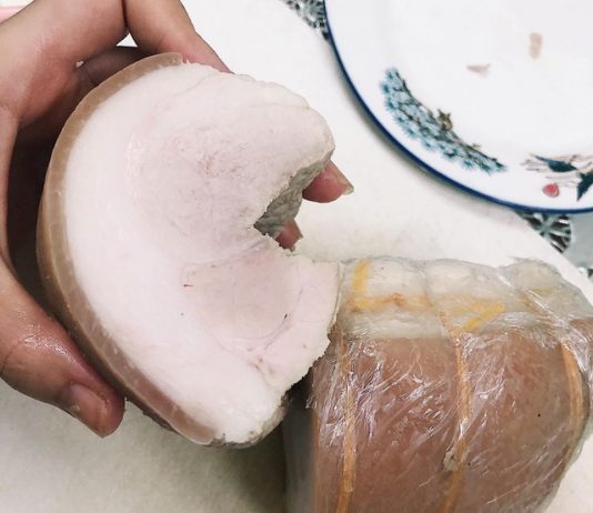 Thêm vài giọt này vào, thịt lợn luộc vừa trắng vừa thơm, còn dễ thái