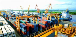 Việt Nam xuất siêu 19,56 tỷ USD, chuyên gia dự báo kỷ lục mới