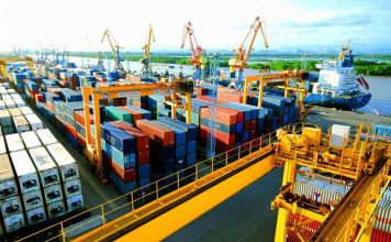 Việt Nam xuất siêu 19,56 tỷ USD, chuyên gia dự báo kỷ lục mới